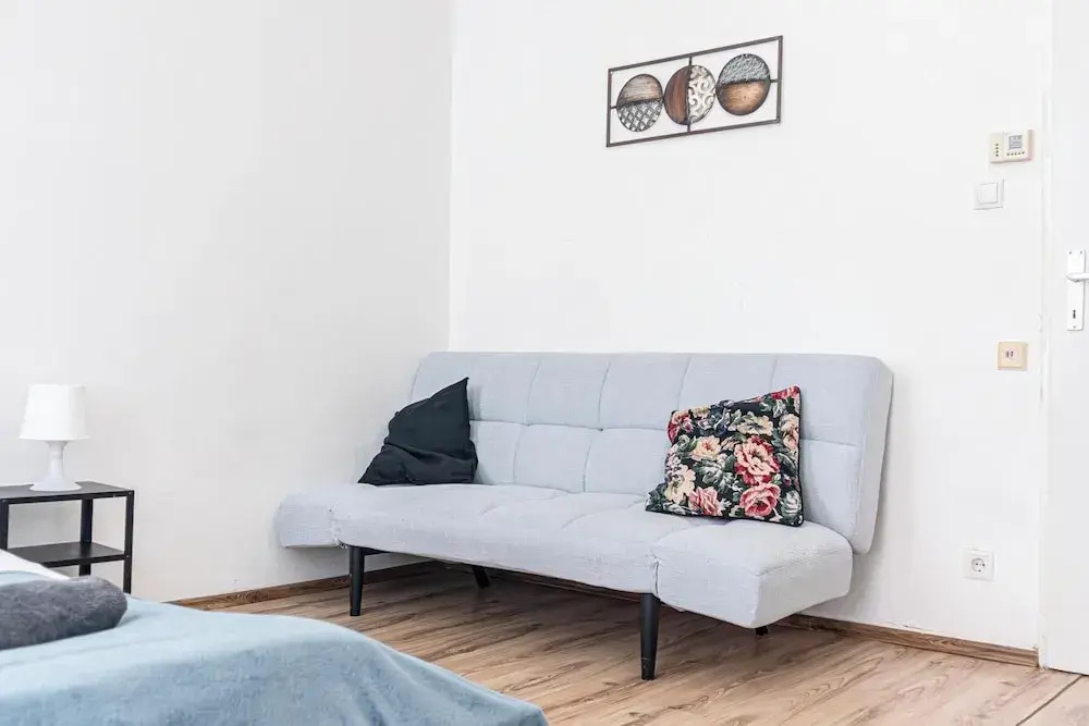 Bright 2BR Flat Near Westbahnhof