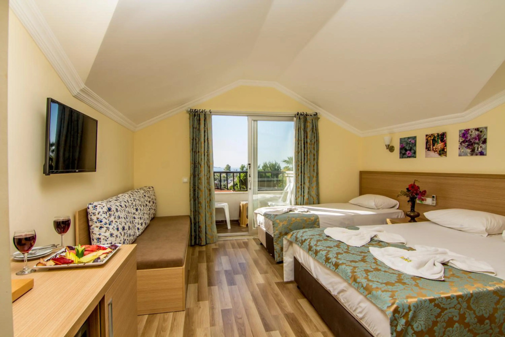 Magic Tulip Hotel