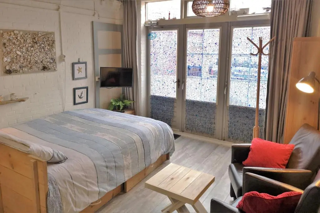 WME46 Studio 't Krekeltje aan de dijk