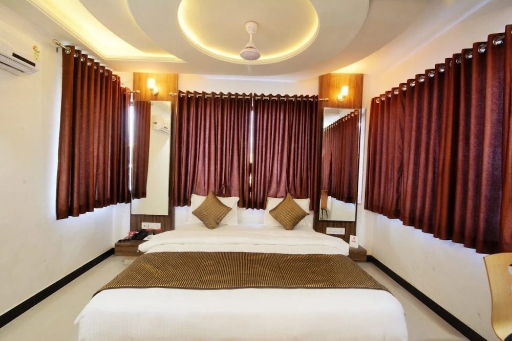 Hotel Vraj Inn
