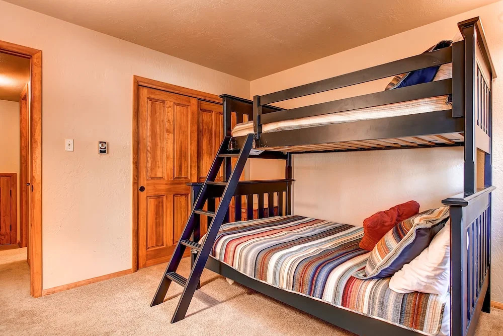 Lance's West Chalet