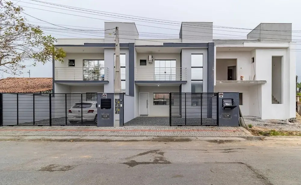 2BR Duplex Near Beach w/ Garage Rrt0098