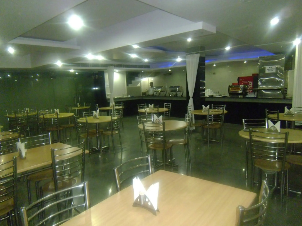 HOTEL VISHAL RESIDENCY NEAR DELHI AIRPORT with FREE AIRPORT DROP