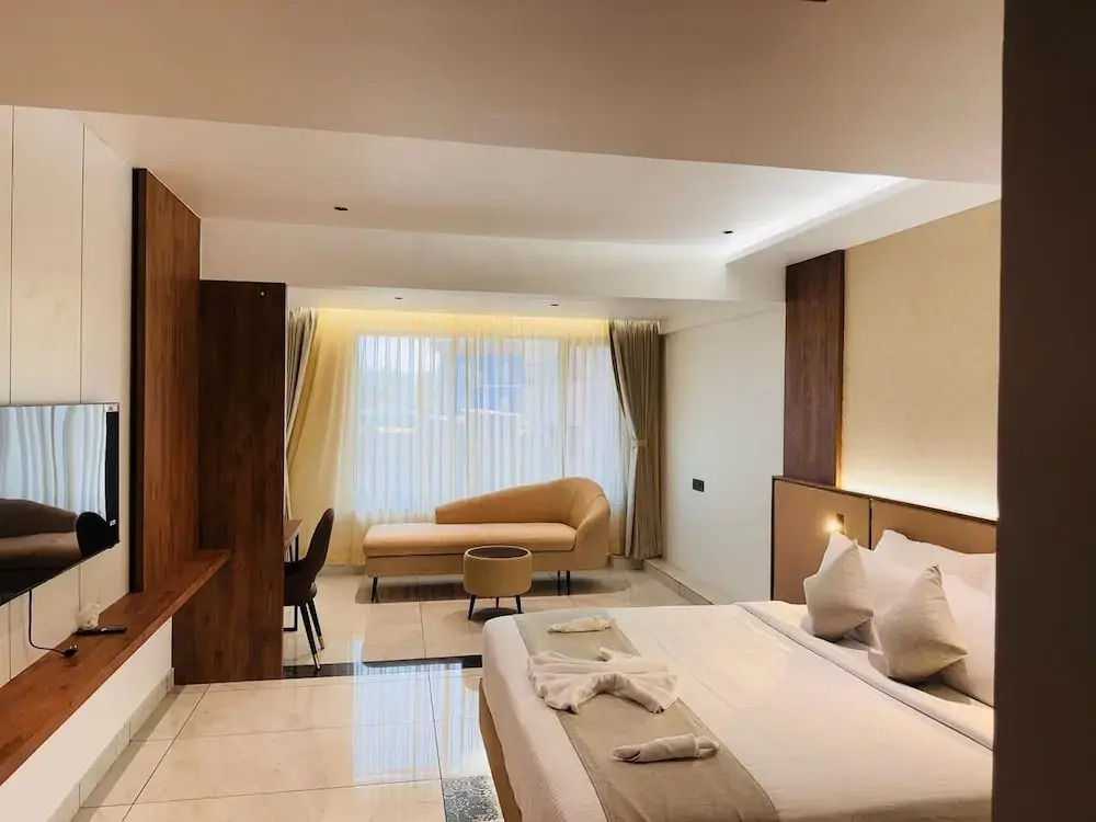 Royal Plaza Inn by RAK Rooms, Calicut