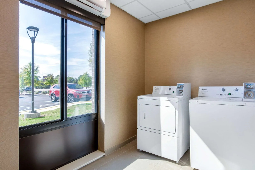 Comfort Inn & Suites Montgomery East Carmichael Rd