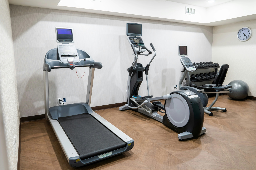 Holiday Inn Express & Suites - Lake Forest by IHG