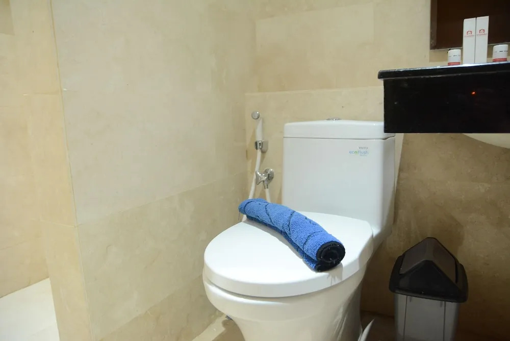 Artistic Room Lavenue Apartment