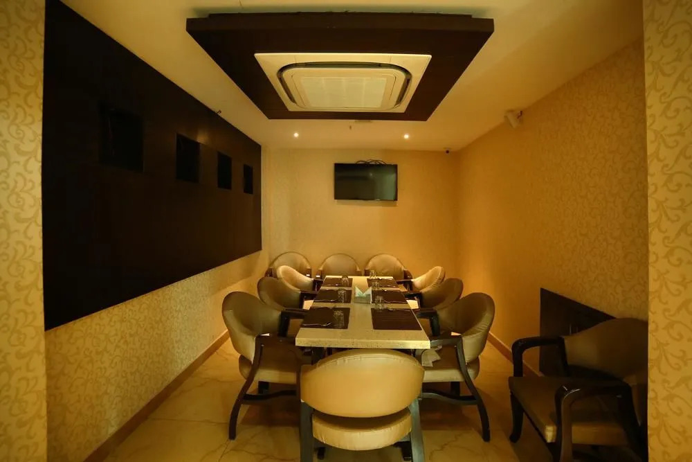 OYO 1566 Hotel Kranthi's Innotel