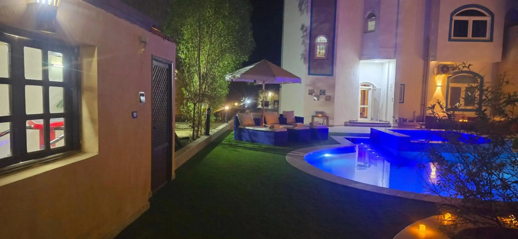 Luxury Royal Blue Family Villa 8pers private pool