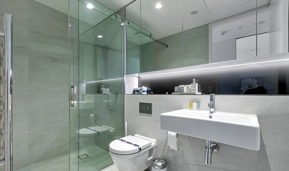 QV Modern Waterfront Apartment - 857