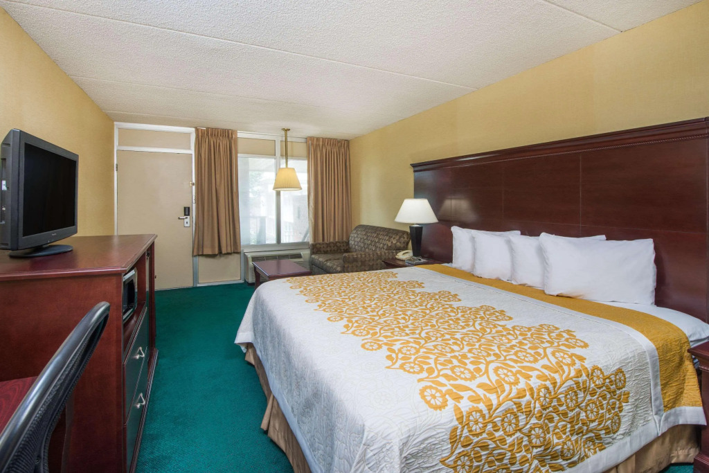 Days Inn by Wyndham Paducah I-24 Exit 4