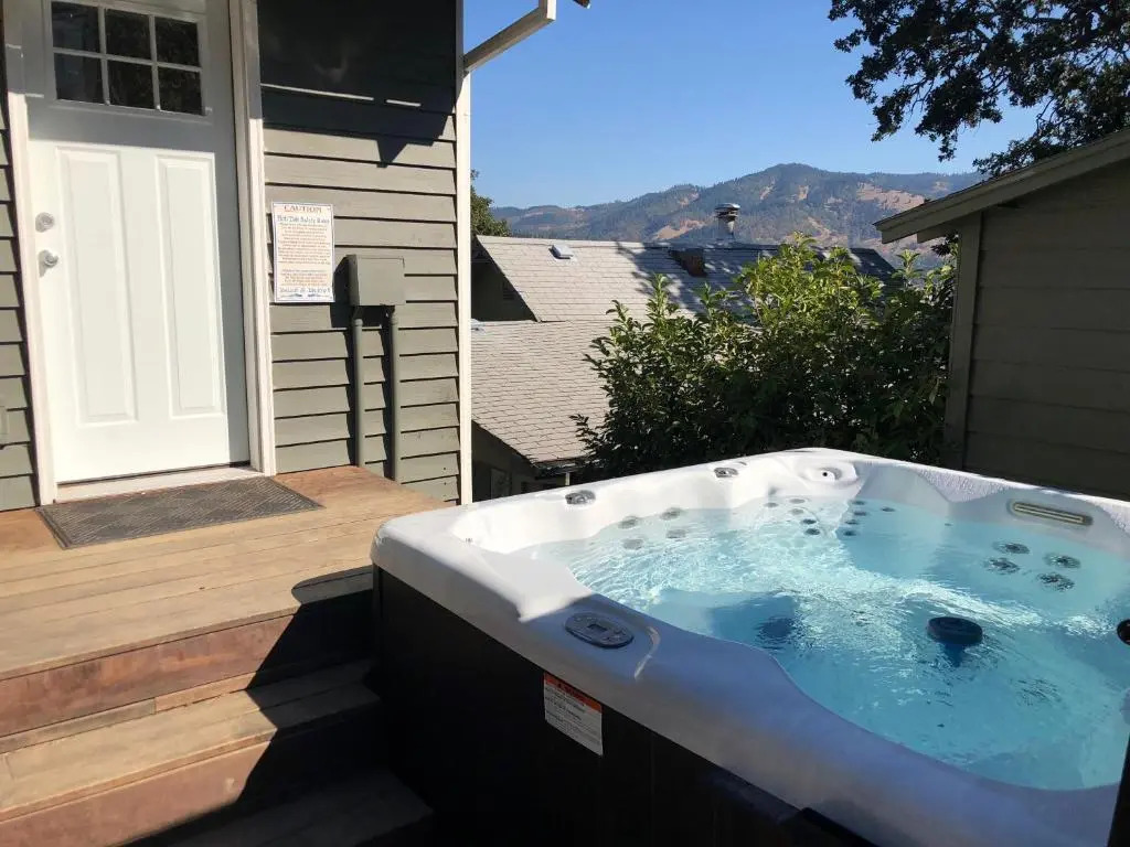 Kite Beach Lookout 3 Bedrooms 2 Bathrooms Home