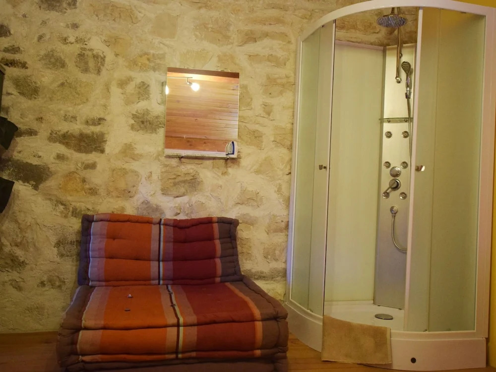 Vintage Holiday Home in Lanas With Swimming Pool