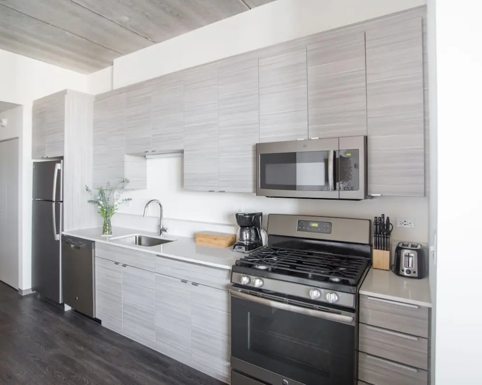 Industrial Wicker Park Suites by Sonder