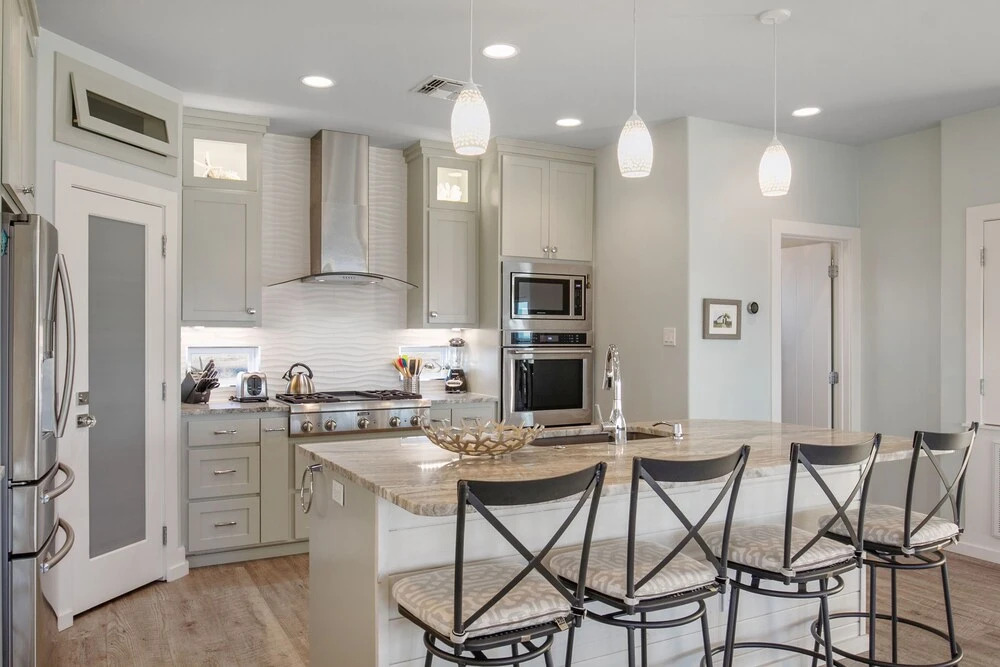 Gulf-view New-build W/ Pool & On-site Beach Access 4 Bedroom Home
