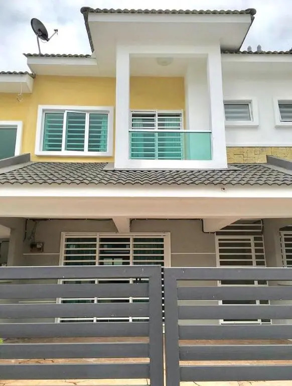 Golden Hill Home by Dreamscape