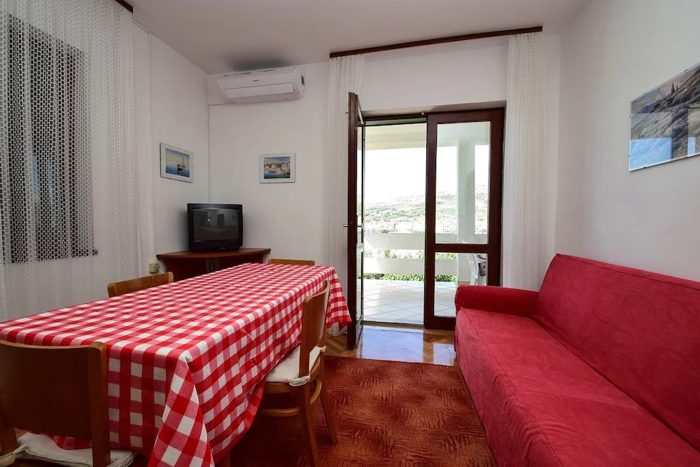 Apartments Valentić 1218