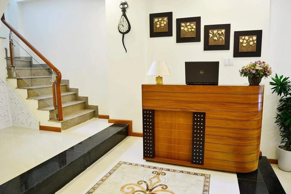 Smiley Apartment 15