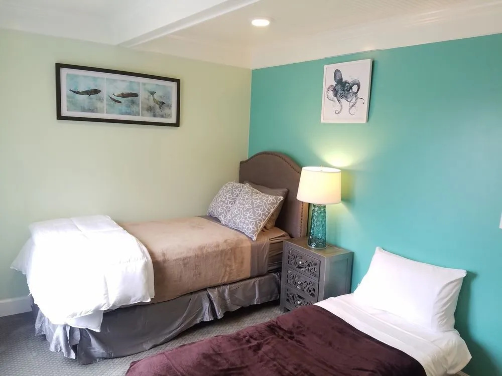 The Seaside Oceanfront Inn