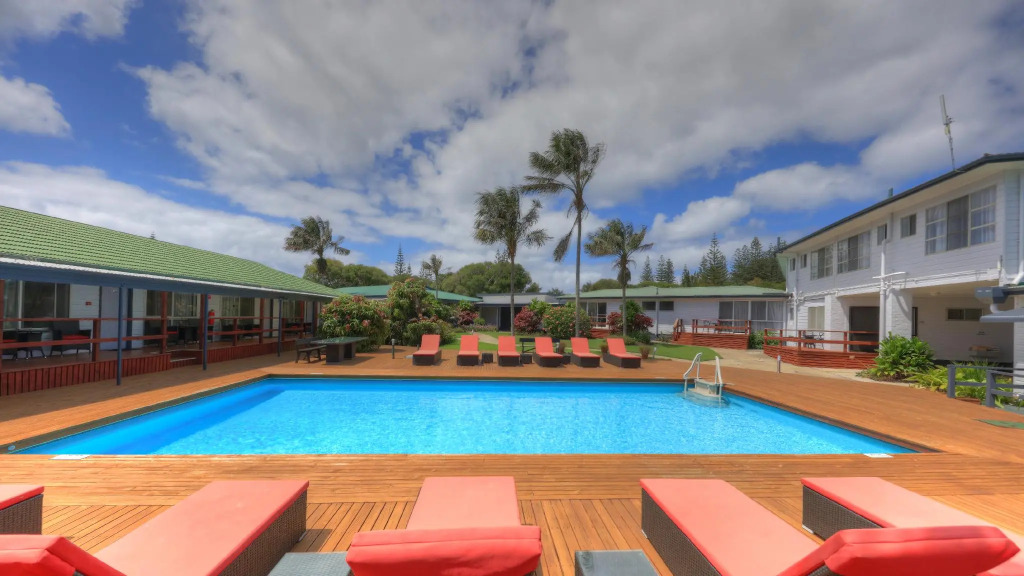 Paradise Hotel & Resort