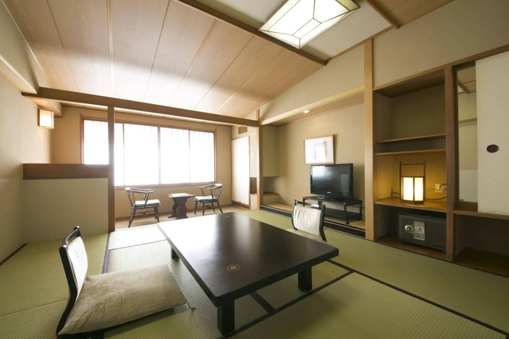 onsen hotel OMOTO