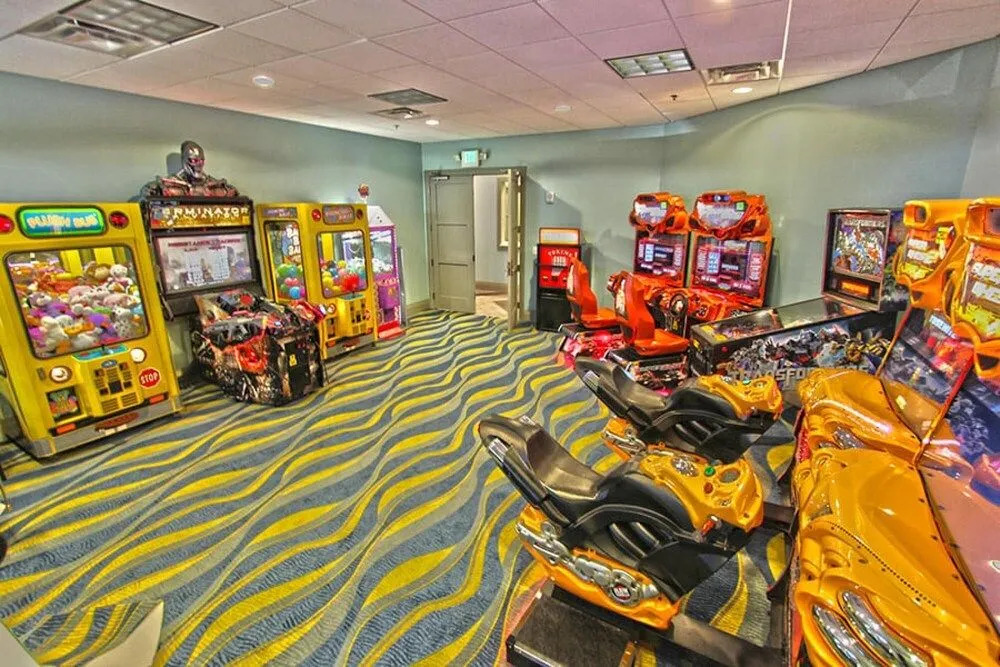 Luxury condo in resort-style area near Disney