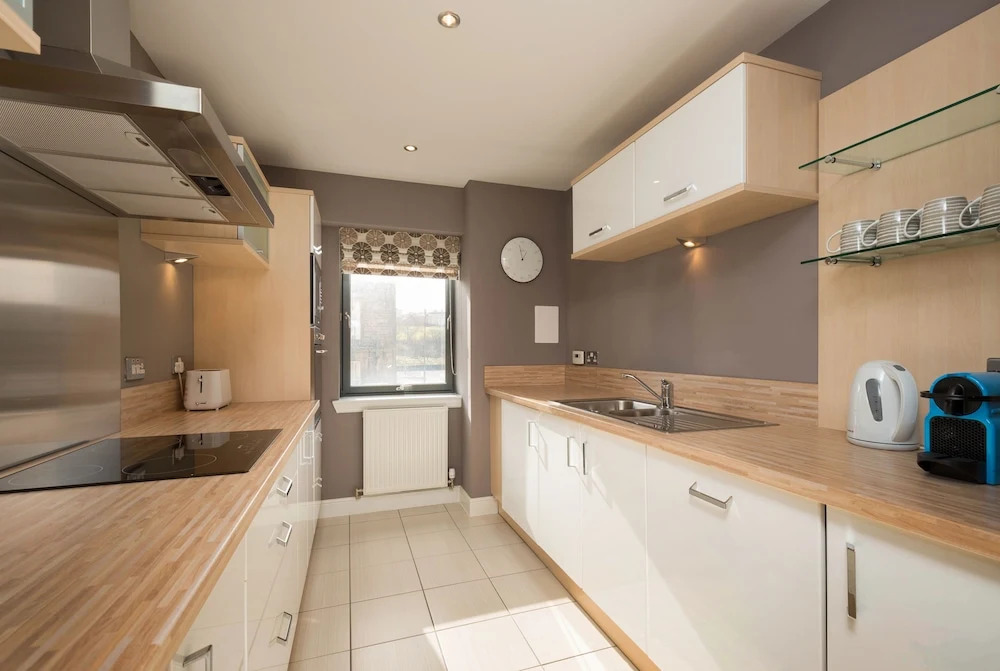 411 - Corinthian Quay Apartment