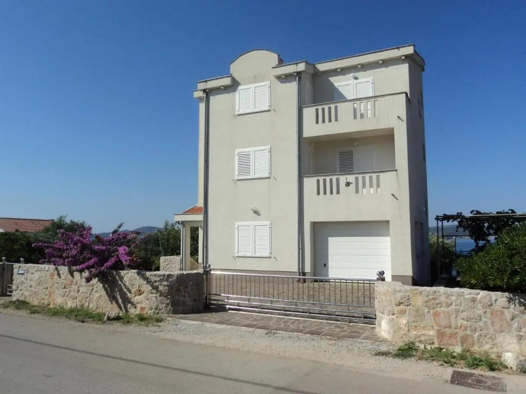 Apartments Delfini