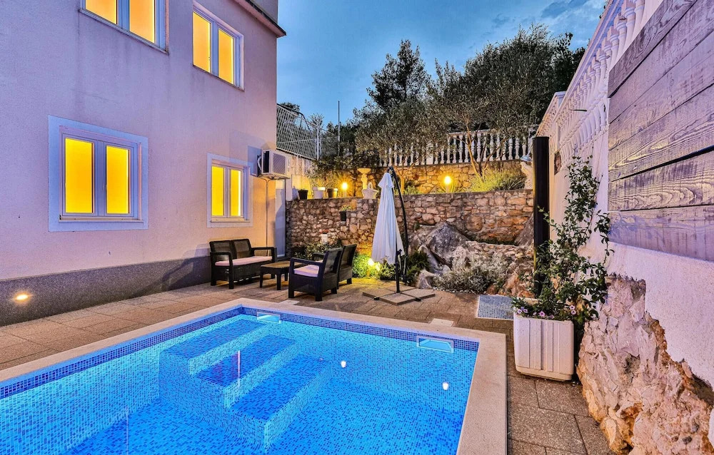 Stunning Home In Marina