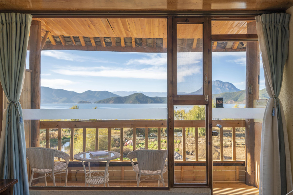 Lugu Lake 97 Rendezvous Lakeside Resort (Puluo Flower Sea Wharf Branch)