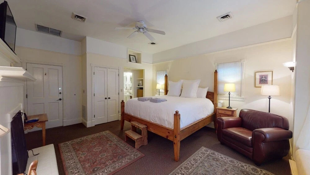 Preston Suite #8