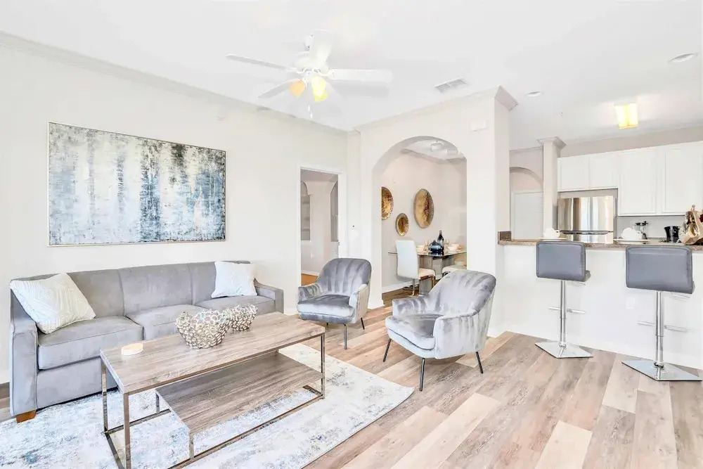 Modern 2BR Condo w Private Patio 7min to Disney
