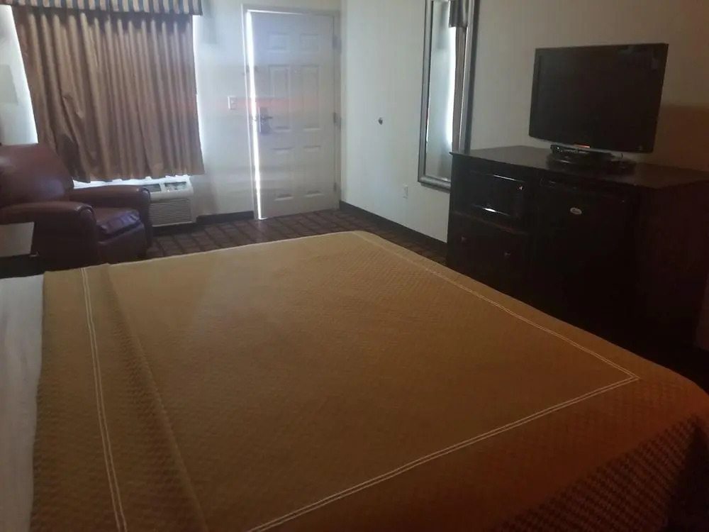 Executive Inn and Suites