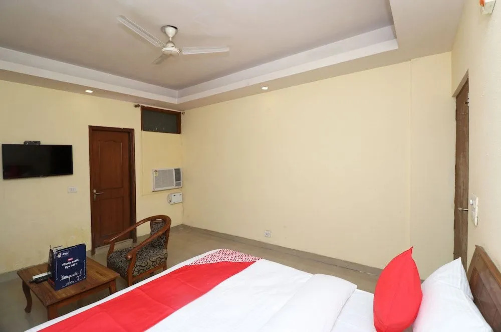 OYO 19484 Hotel Cubic Inn
