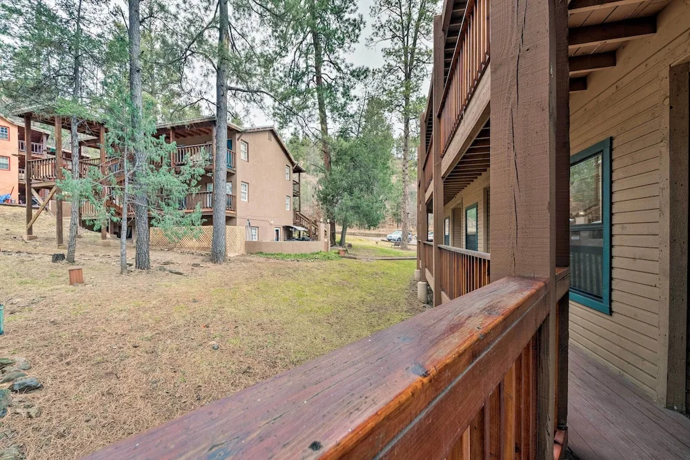 Cozy Ruidoso Condo by Grindstone Lake + Skiing!