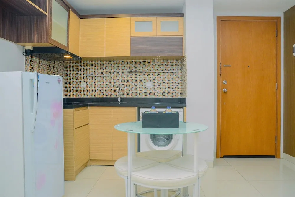 1BR at The Mansion Kemayoran Apartment with Sea View