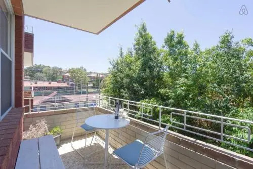 Spacious Coogee Beach Escape w Private Garage