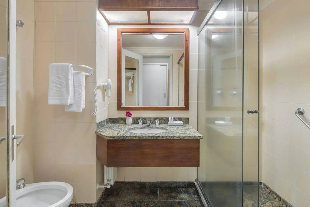 Serrazul Hotel