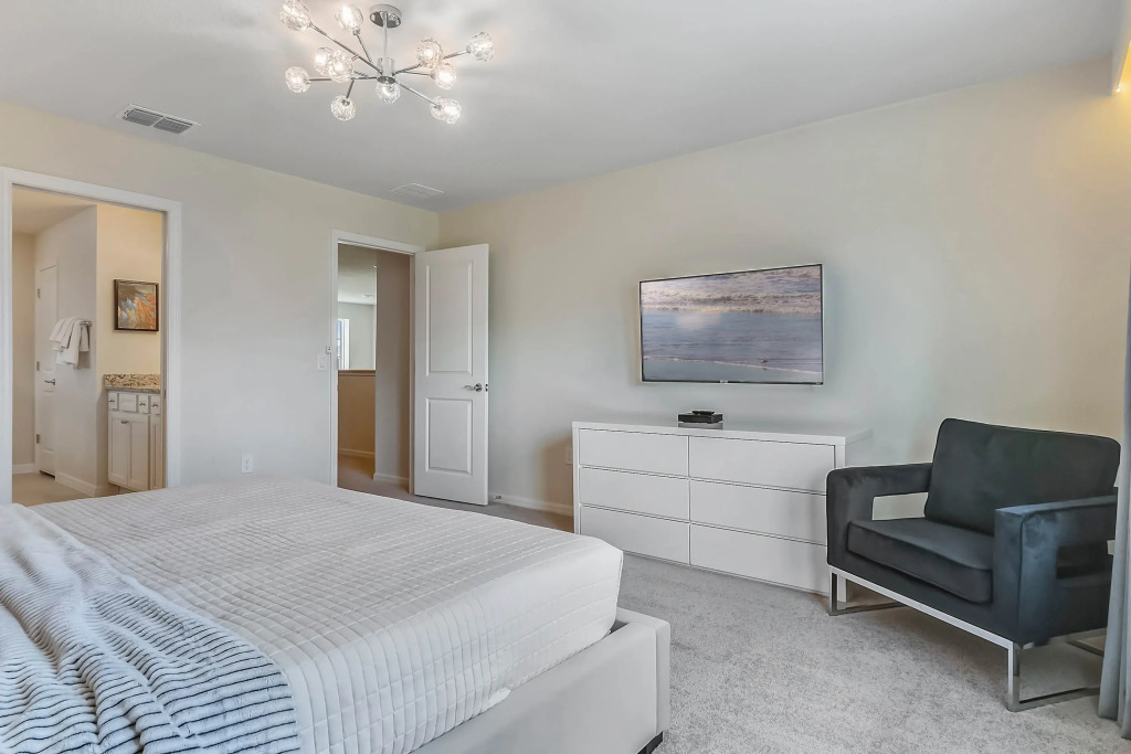 5 Bedrooms 45 Bathrooms Windsor Island 602 Jl