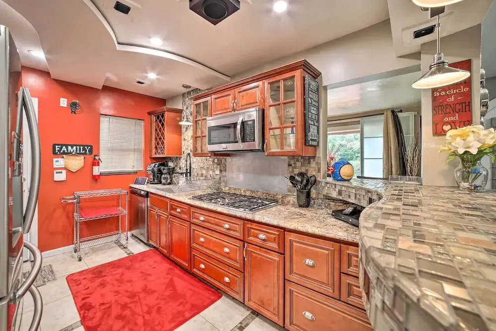 Pittsburgh Home w/ Pool, Fire Pit + Game Room