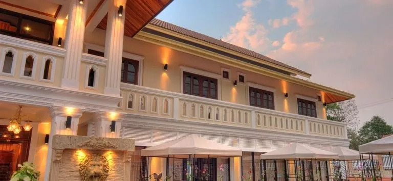 Hotel De Lyon