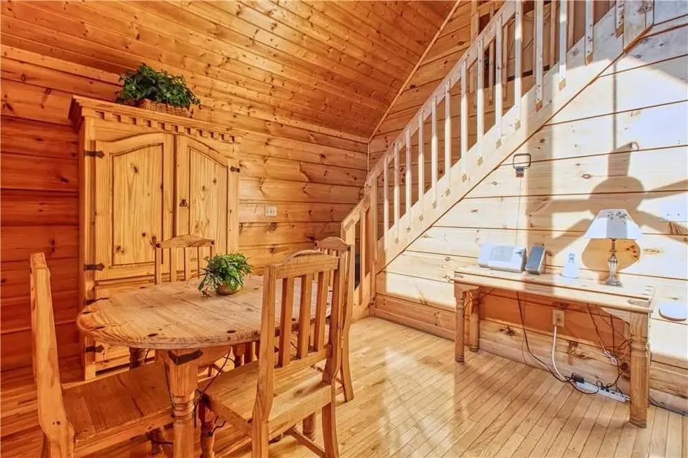 Hummingbird Hideaway - One Bedroom Cabin