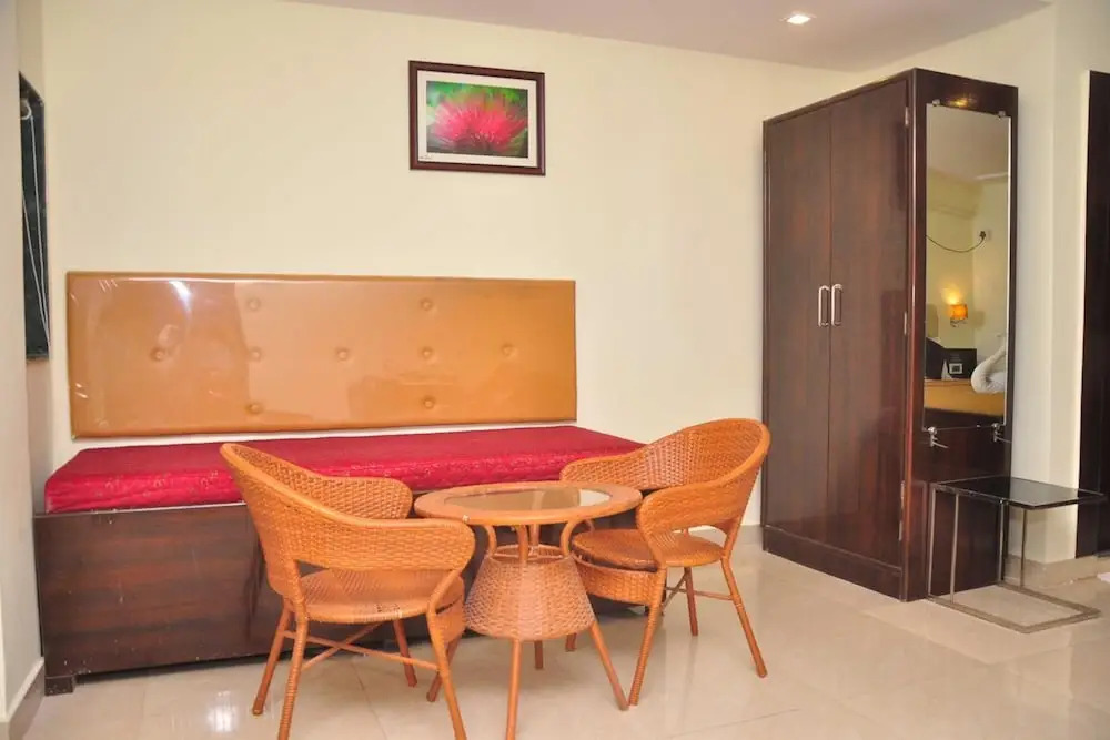FabHotel Silver Leef and Resort