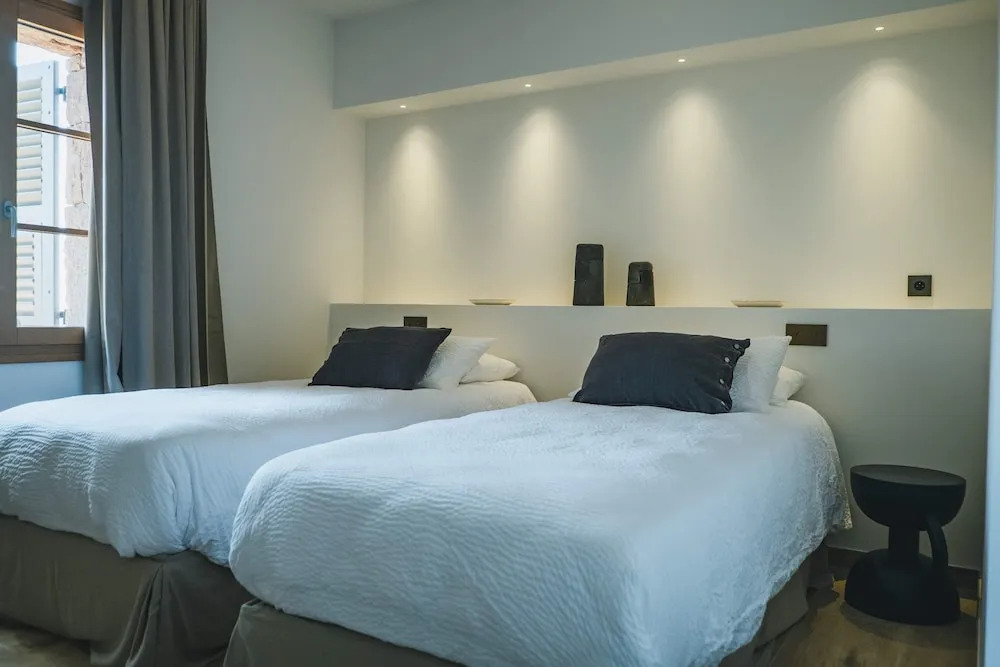 Luxury Villa Saleccia Beach Access Through the Maquis