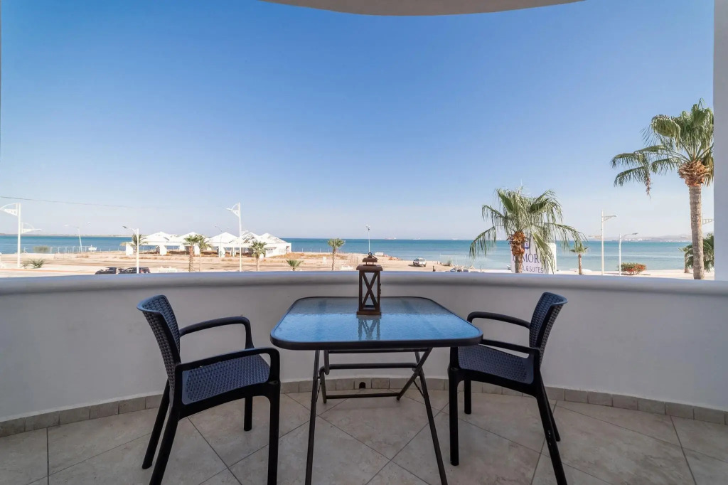 Hotel & Suites El Moro