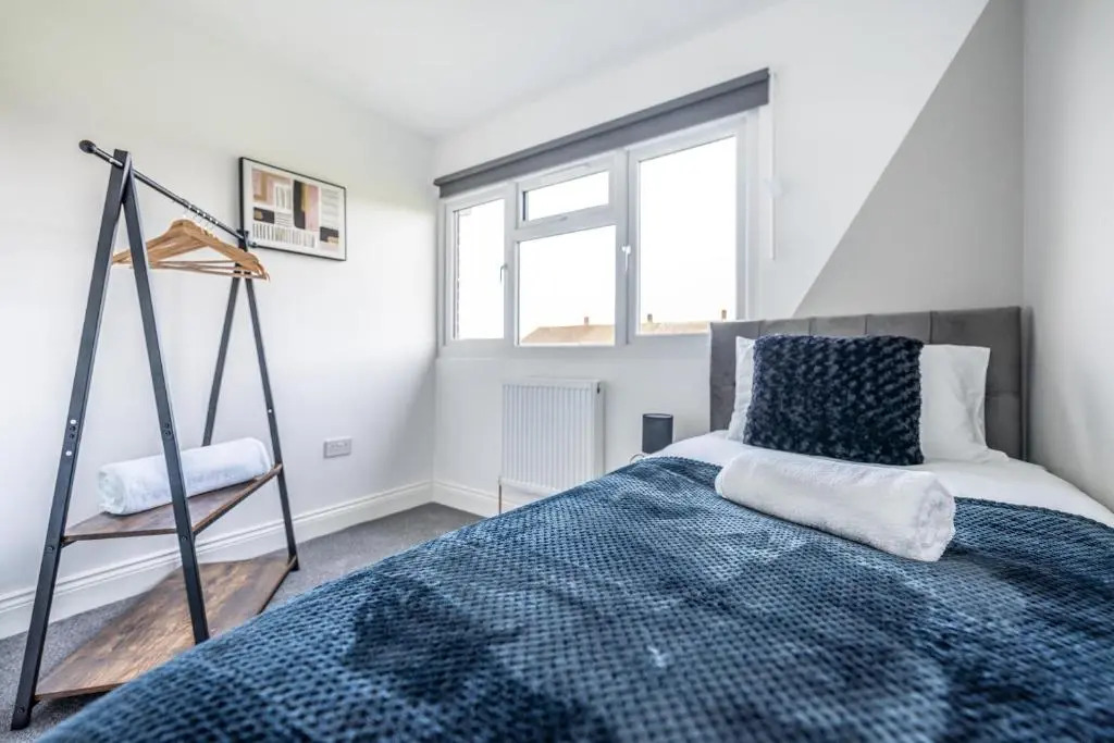 Spacious Modern 3 bed House Near Heathrow Airport