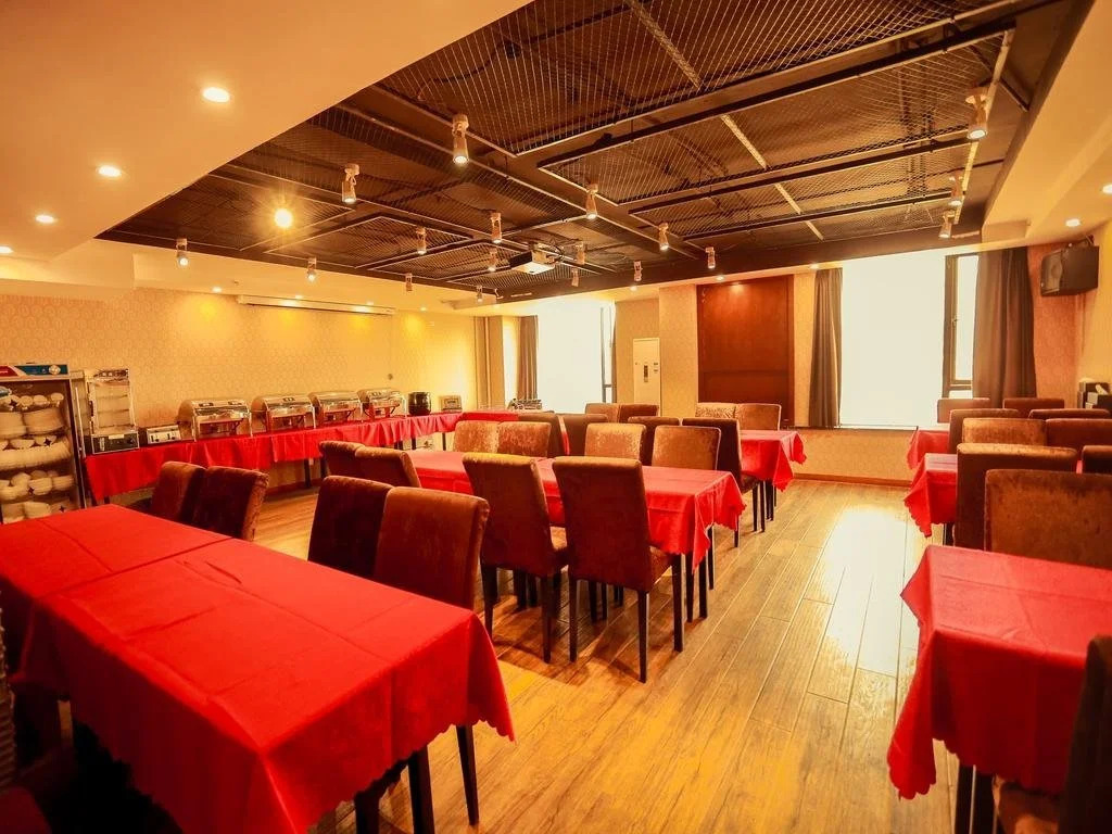 James Joyce Coffetel Hotel Chengdu Baicao Street Metro Station Branch