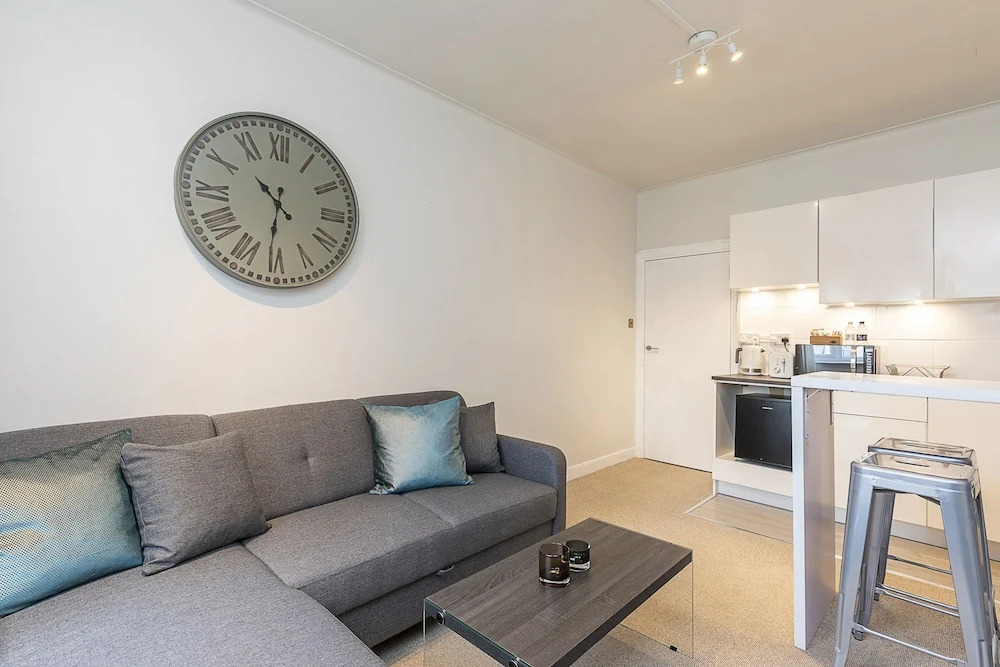 Imperial Suite in Swiss Cottage