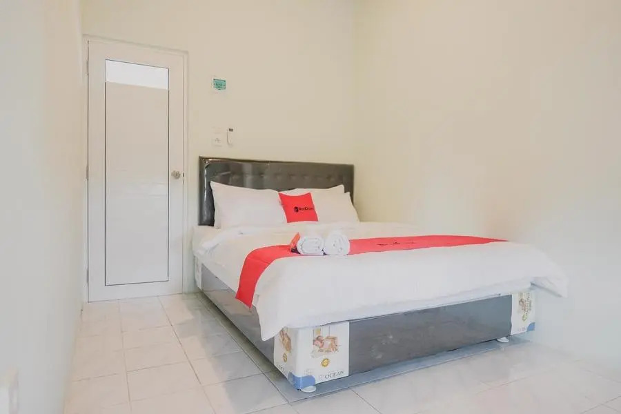 RedDoorz @ Jalan Pangeran Antasari Lampung 2