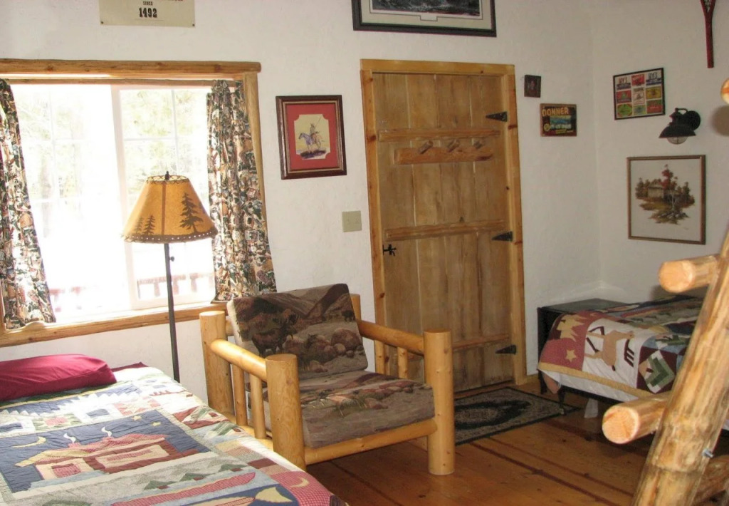 Lost Trail Lodge